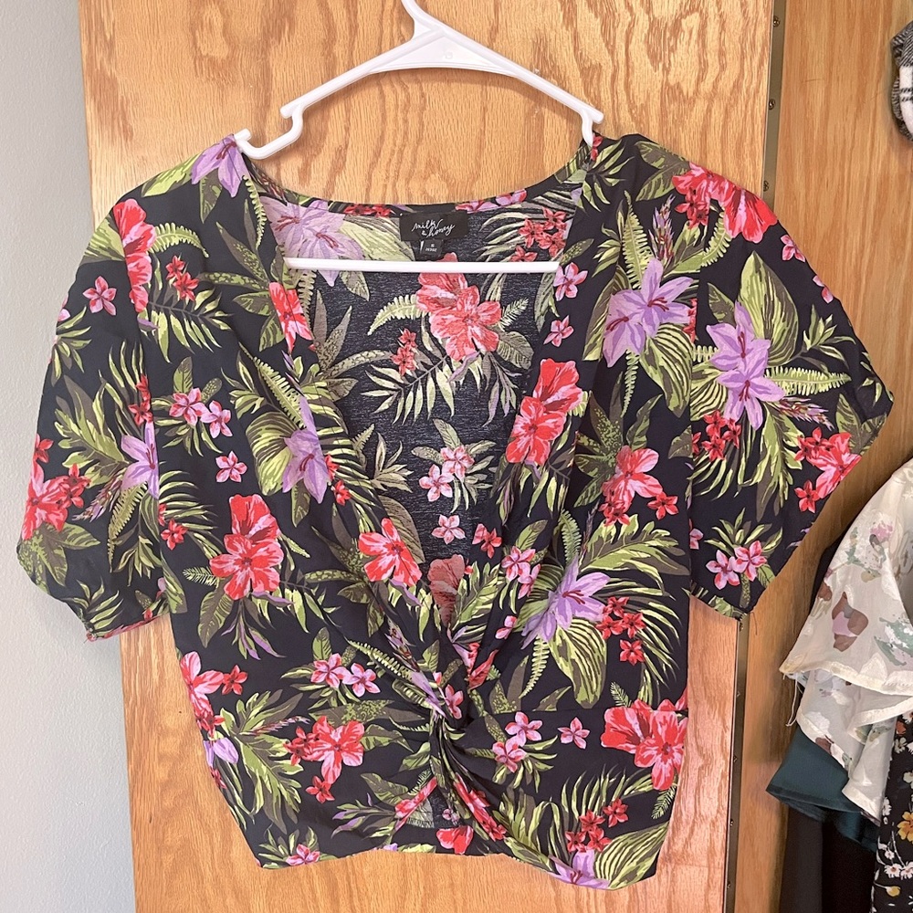 milk & honey tropical cropped blouse